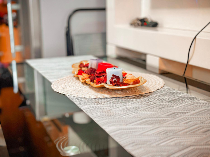 Food & Drinks, 633 Air Condo 1BR Shell Residences 2 Min to MOA, Pasay City