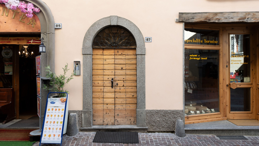 Exterior & Views 2, Italianway - Roma 87, Sondrio