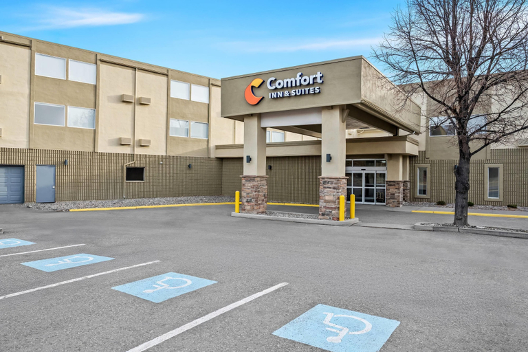 Exterior & Views 1, Comfort Inn & Suites, Park