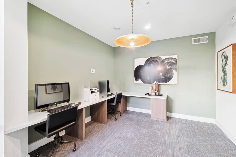 Business center, Lux 1B1B with Pool Near Legacy West, Collin