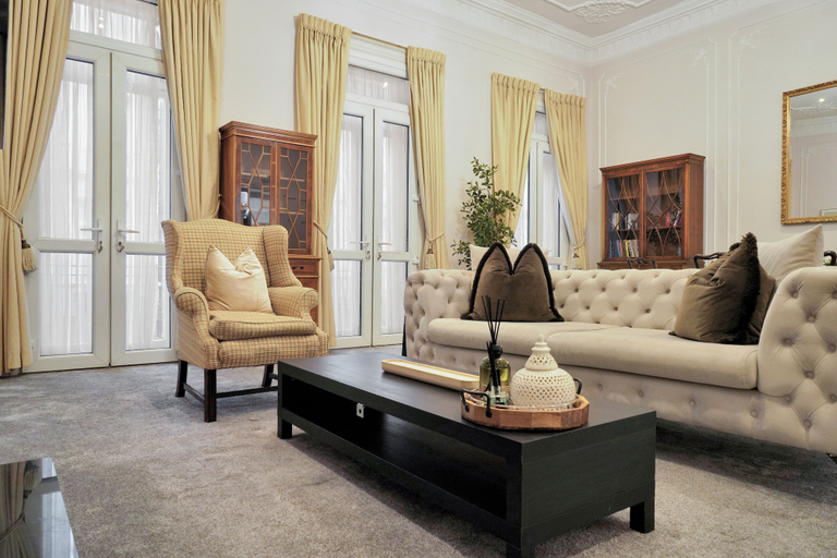 Living area 3, Hertford Flat 6, London