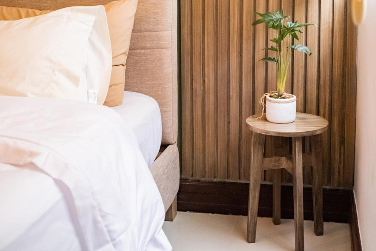 Bedroom 2, Shabby Chic Studio Near IT Park w Fiber Internet, Cebu City