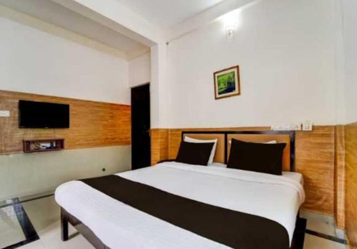 Room 3, Hotel O Gummidipundi Railway Junction, Thiruvallur