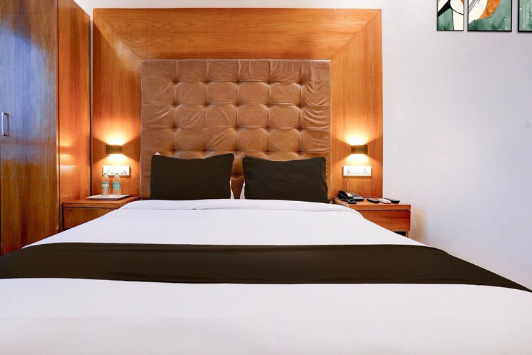 Room 4, Townhouse Oak Titvala Railway Junction, Thane