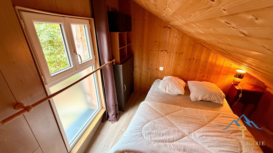 Room 2, Sanctuary by the Town Square, Puy-de-Dôme