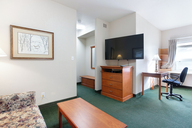 Others 5, Lakeview Inns & Suites - Okotoks, Division No. 6