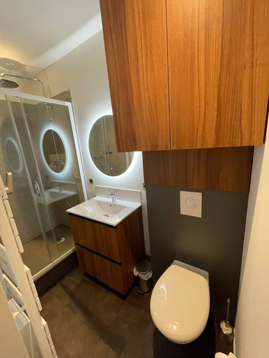 Bathroom 2, 2-bedroom Apartment in Mont-dore, Puy-de-Dôme