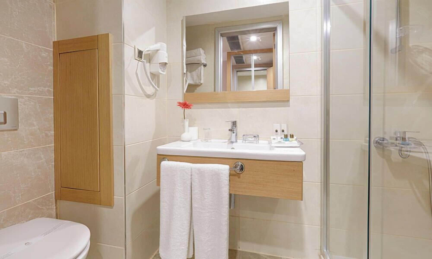 Bathroom, Kordon Hotel Cankaya, Konak