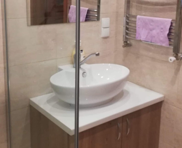 Bathroom 3, Large, Comfortable Holiday Home, Private Garden, Słupsk