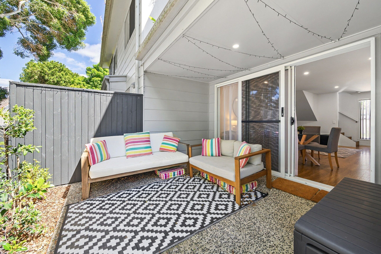 Balcony 2, Bright 3-bed Home Near Maroochydore Beach, Maroochy - Maroochydore