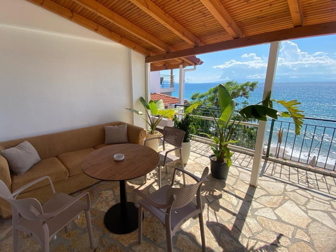 Others 3, Villa Scorpio, Vlorës