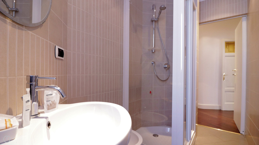 Bathroom 3, Italianway - Vanvitelli, Milano