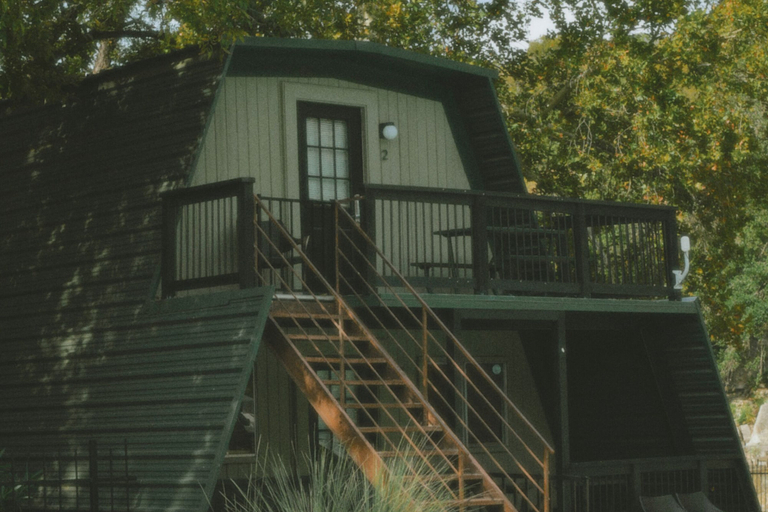 Exterior & Views, Petit Cowboy, Comal