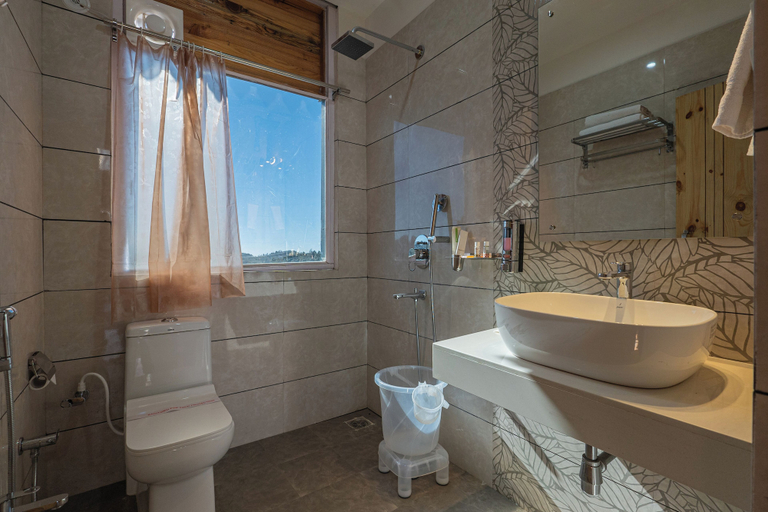 Bathroom 4, The Golden Castle Hotels, Nainital