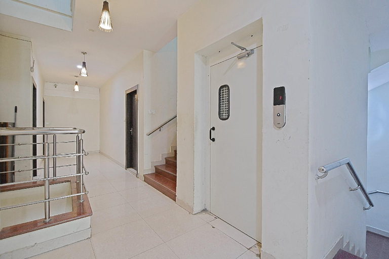 Others 4, Hotel Shipra Avenue, Ujjain