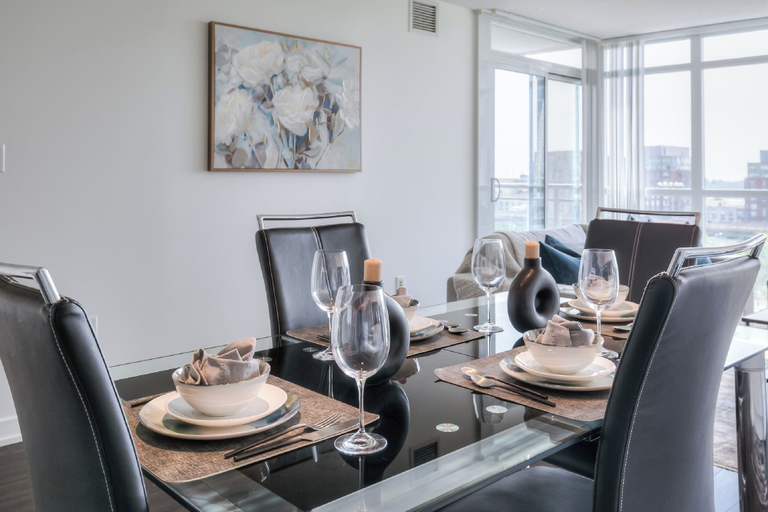Dining, The Royal Waterfront Enclave, Toronto