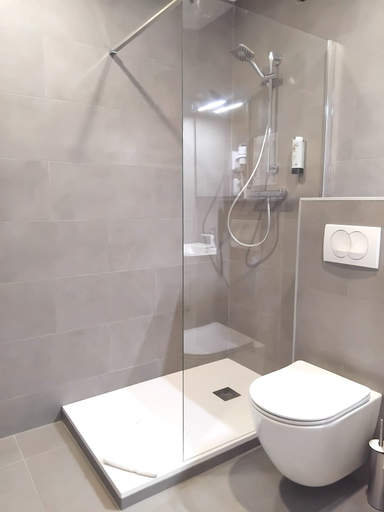 Bathroom 5, Hotel Le Bratoria, Rhône