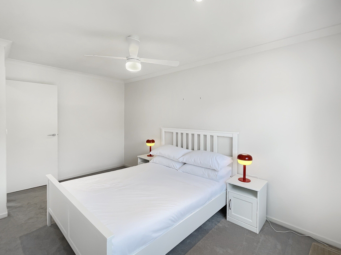 Room 2, Beachside 3-bed Apartment With Garage Parking, Eurobodalla