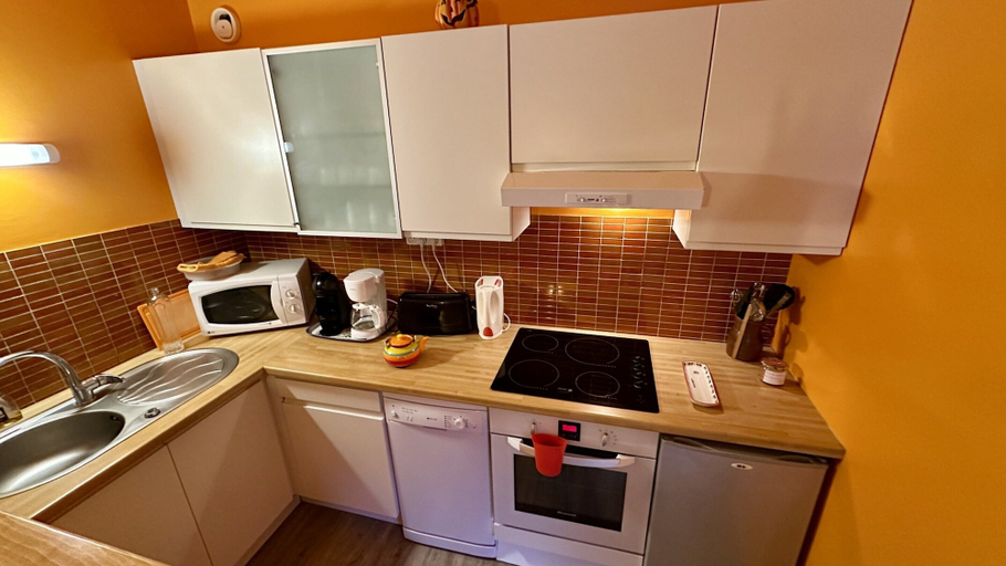 Private kitchen 3, Family Refuge Near the Shuttle, Puy-de-Dôme