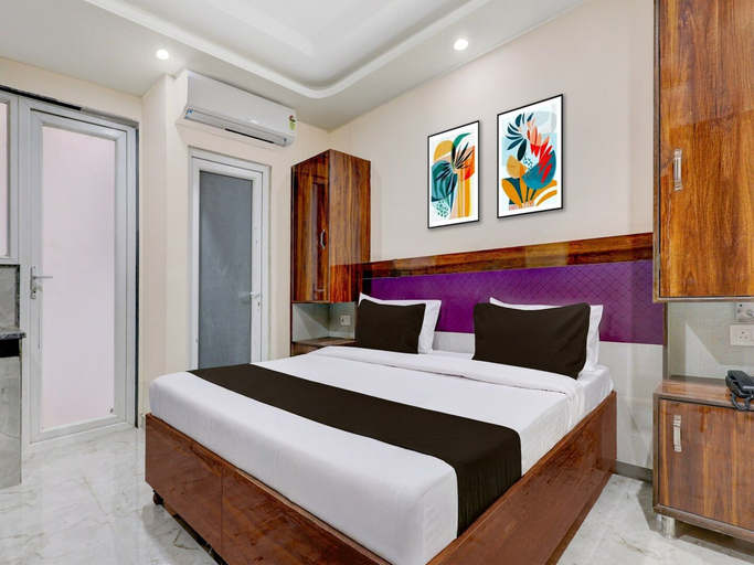Room 2, Townhouse Phase 3 DLF Cyber City, Gurgaon