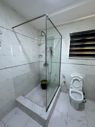 Bathroom 2, Spacious and luxurious studio apartment in OguduGRA, Kosofe