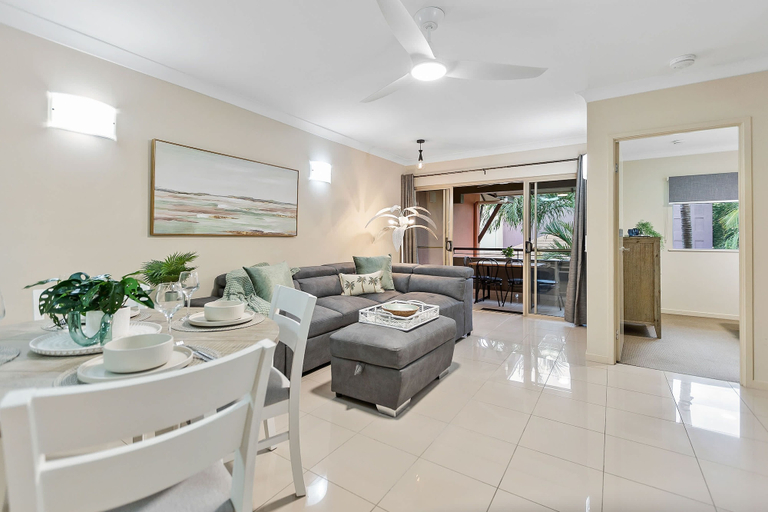 Room 3, Palmview Heights - 9 Pools BBQ Gym, Cairns
