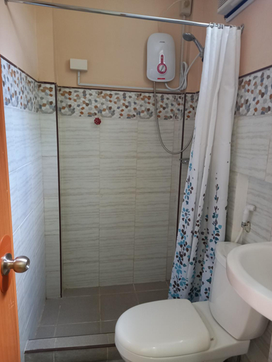 Bathroom, Carms Villa Resort, Kidapawan City