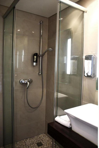 Bathroom 2, Koblenz Valley Hotel Double Room Extra Bed, Mayen-Koblenz