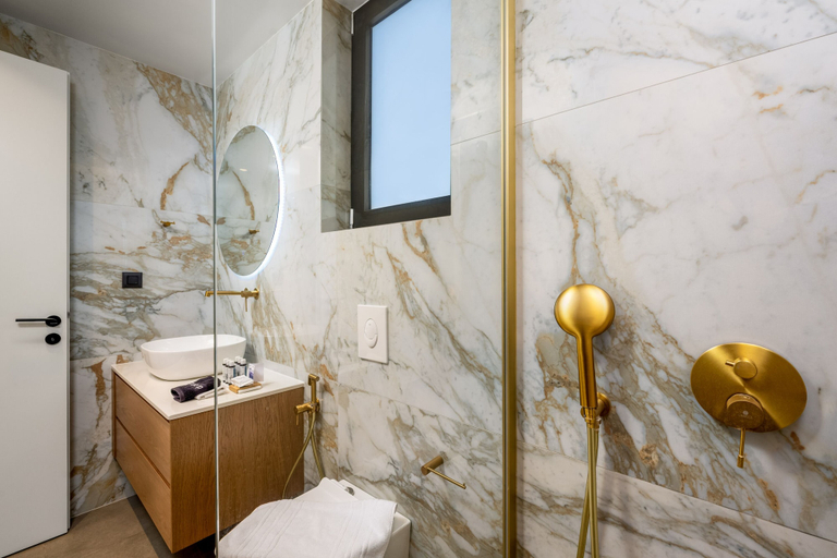 Bathroom 5, Monarco Executive Rooms, South Aegean
