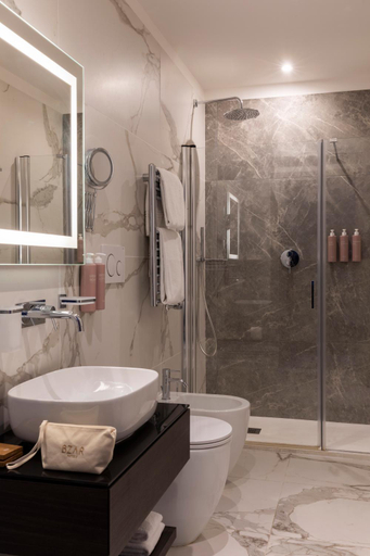 Bathroom 4, Viminale, Roma