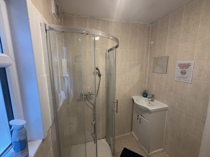 Bathroom 3, Valnay Stays, London