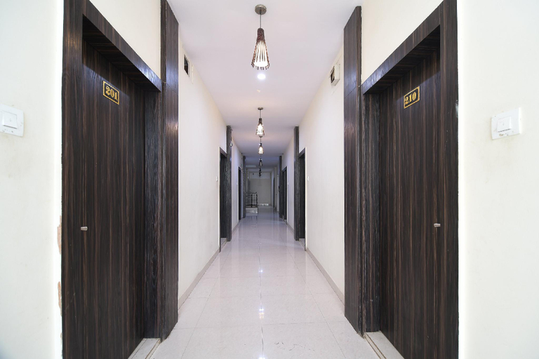 Others 5, Hotel Shipra Avenue, Ujjain