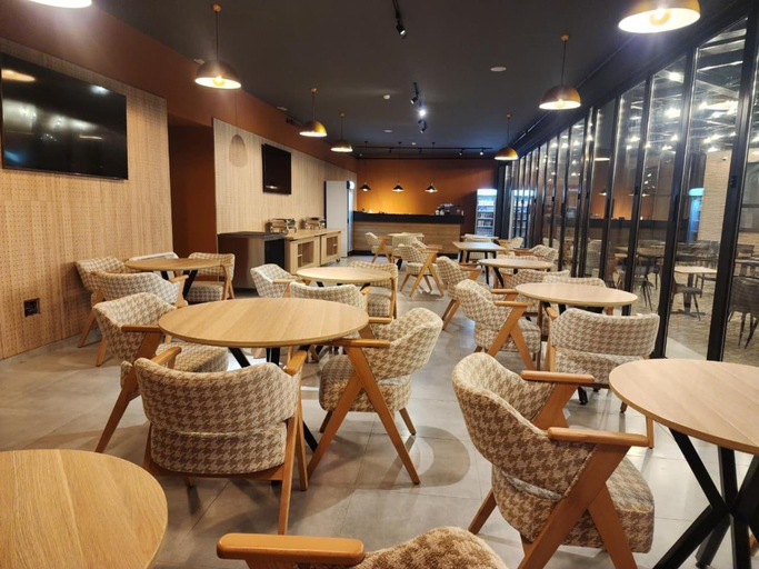 Food & Drinks 3, MIK Hotel Korca, Korçës