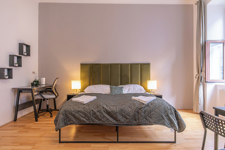 Room 5, Affordable 2BR Apartment in Vienna, Wien