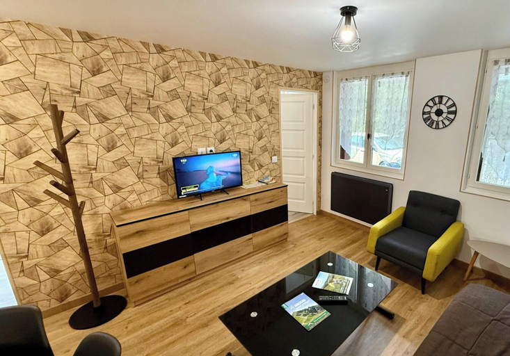 Living room, Family Hub With Modern Amenities, Puy-de-Dôme