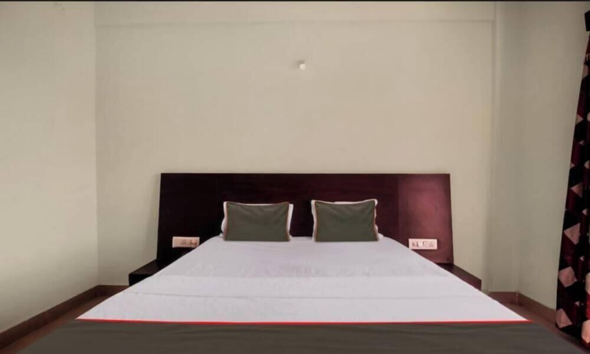 Bedroom 4, Hotel Partha International, Koppal