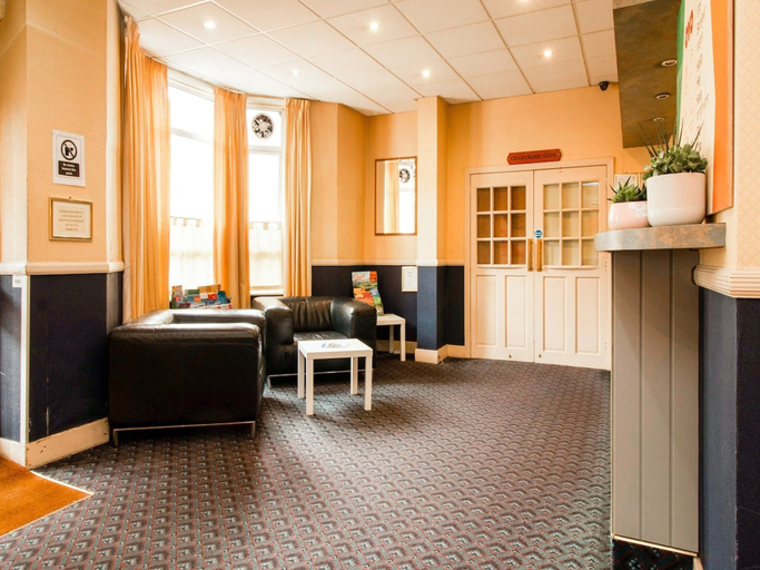 Lobby 5, Superior Triple Room, Cardiff