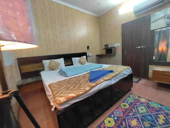 Bedroom 3, metroview rooms & celebration, Delhi