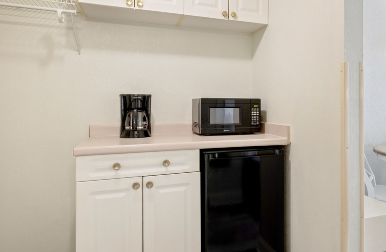 Mini-refrigerator, St. John's Inn, Horry