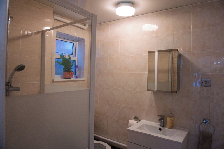 Bathroom 3, Onsite Cosy Practical Studio - in a Quite Area, Coventry