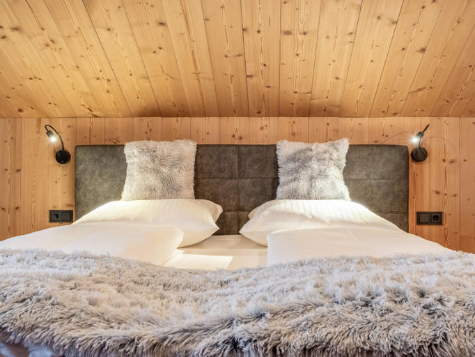Room 3, Modern Holiday Home in the Heart of Grossarl, Sankt Johann im Pongau