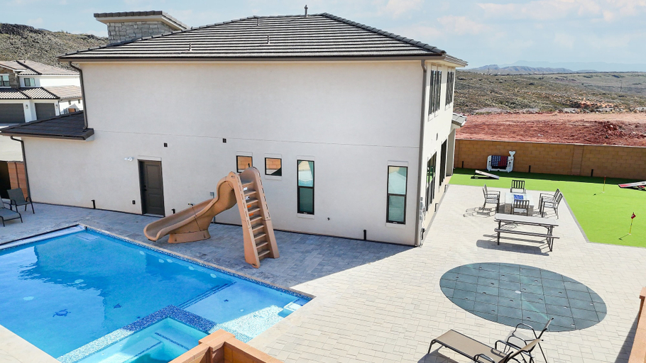 Pool 3, Splash And Putt Paradise 5 Bedroom Home, Washington
