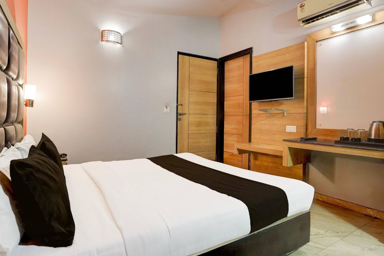 Room 4, Classic Townhouse Aroma Residency, Jaipur