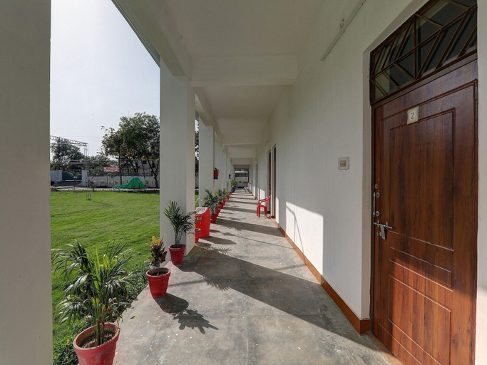 Property grounds 5, Hotel O Takrohi Hospital Road, Lucknow
