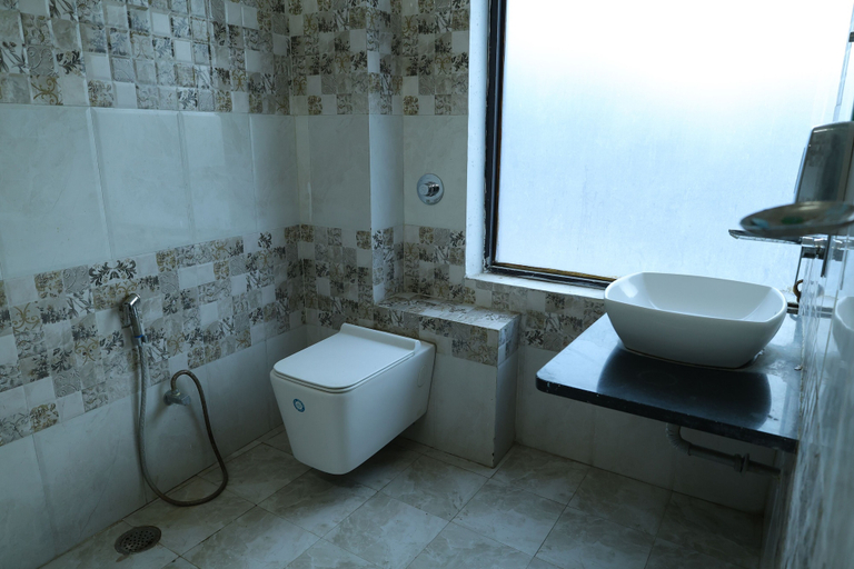 Bathroom 4, Vallabh Vilas, Hoshangabad