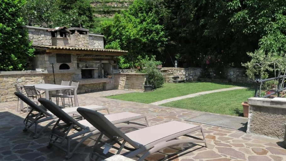 Outdoor dining 3, Villa Arianna, Brescia