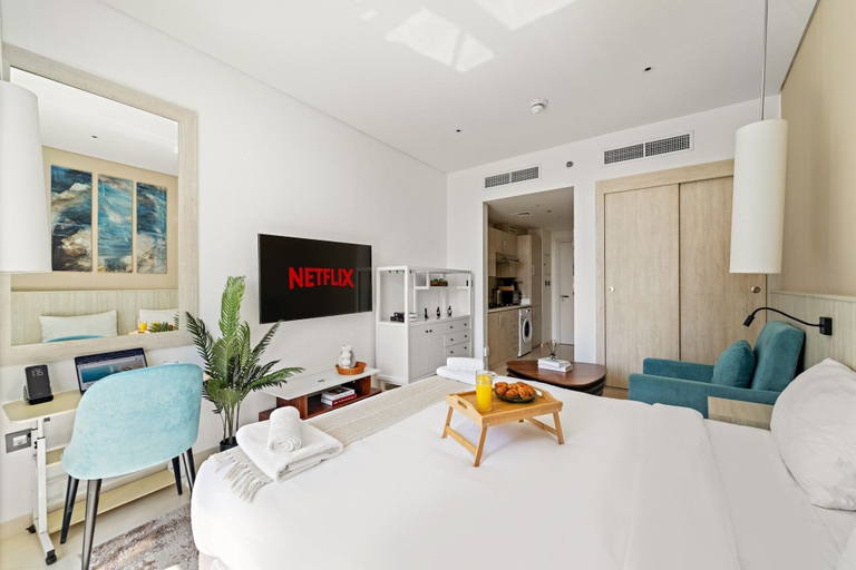 Room 3, Seven Palm - 206 Studio, Dubai
