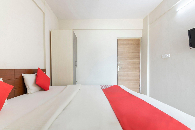 Room 4, Hotel O Neeladri Nagar Bus Stand, Bangalore