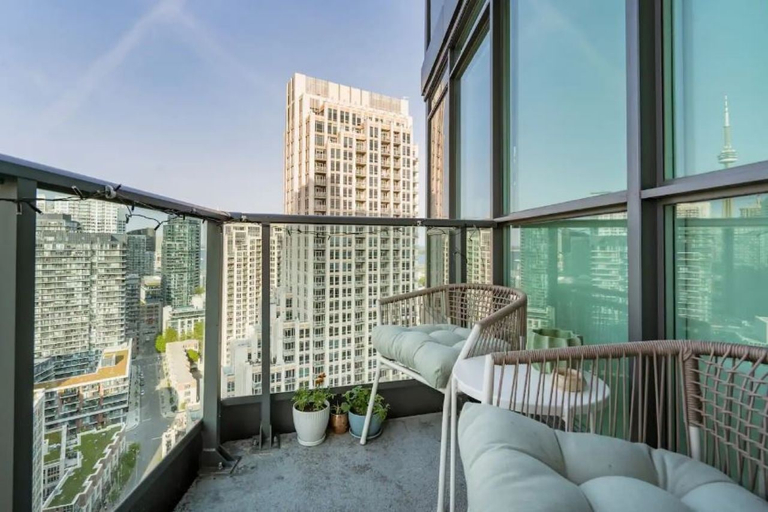 Property grounds, York Regency Hotel, Toronto