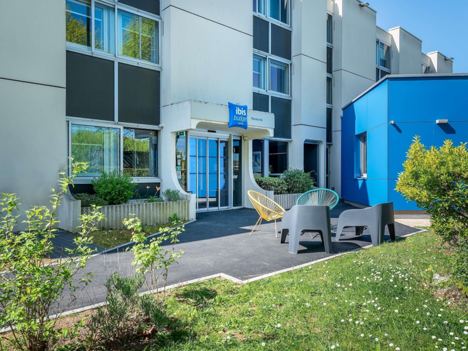 Exterior & Views 2, ibis budget Caen Mondeville, Calvados